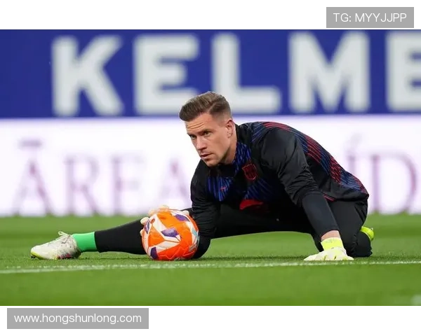 伯纳尔考虑一月租借离队机会巴萨出场机会有限